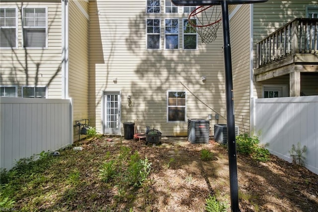 422 New London Pl, Virginia Beach, VA 23454 - back of house with fence and central AC