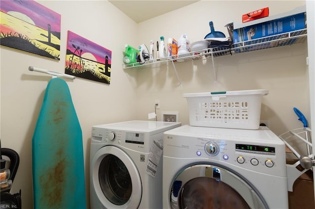 13095 Lighthouse Ln, Carrollton, VA 23314 - washroom featuring independent washer and dryer