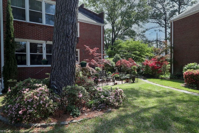 8562 Executive Dr Unit B2, Norfolk, VA 23503 - view of yard