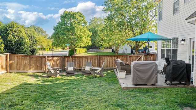 view of yard featuring a fenced backyard