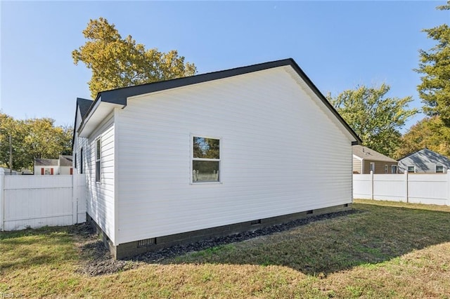 9 W Bayberry Ct, Hampton, VA 23669 - view of side of property featuring fence, a lawn, and crawl space