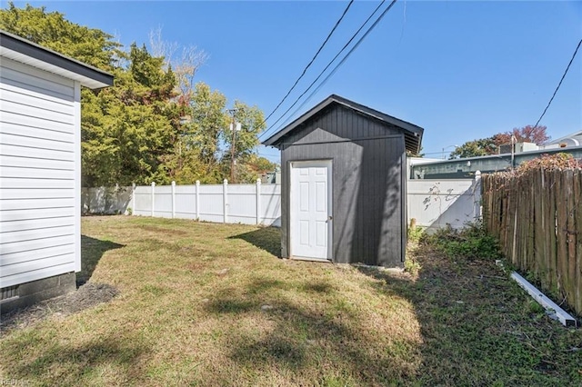 9 W Bayberry Ct, Hampton, VA 23669 - view of shed featuring a fenced backyard