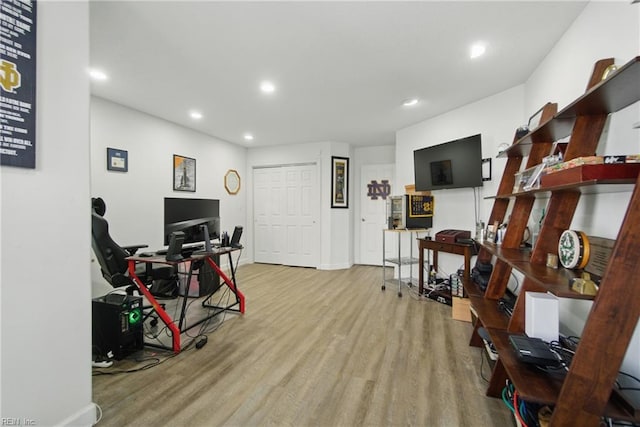 828 Vanderbilt Ave, Virginia Beach, VA 23451 - rec room featuring recessed lighting, baseboards, and wood finished floors