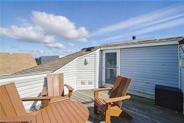 828 Vanderbilt Ave, Virginia Beach, VA 23451 - view of wooden deck
