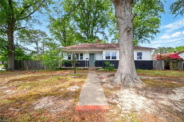 1 Polaris St, Hampton, VA 23669 - bungalow-style home featuring fence and a chimney