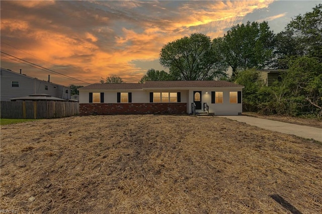 725 Burgesses Ln, Virginia Beach, VA 23452 - ranch-style house with brick siding and fence
