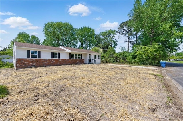 725 Burgesses Ln, Virginia Beach, VA 23452 - single story home with brick siding