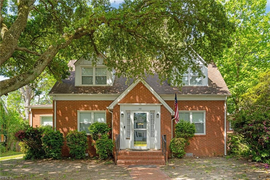 141 Hampton Roads Ave, Hampton, VA 23661 - view of front of property featuring brick siding