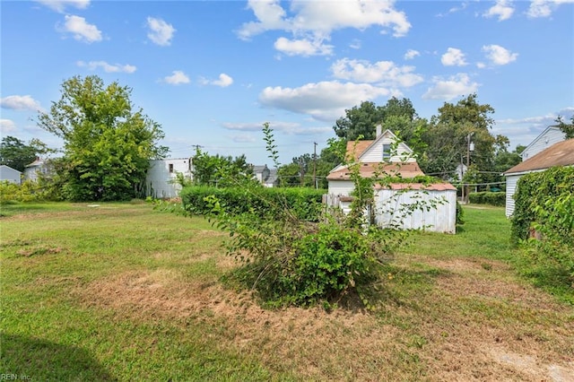 1311 24th St, Newport News, VA 23607 - view of yard featuring an outbuilding