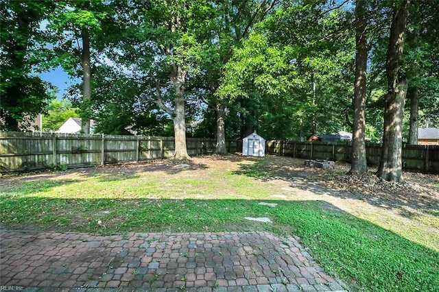 2100 Ruth St, Chesapeake, VA 23324 - view of yard featuring a patio area