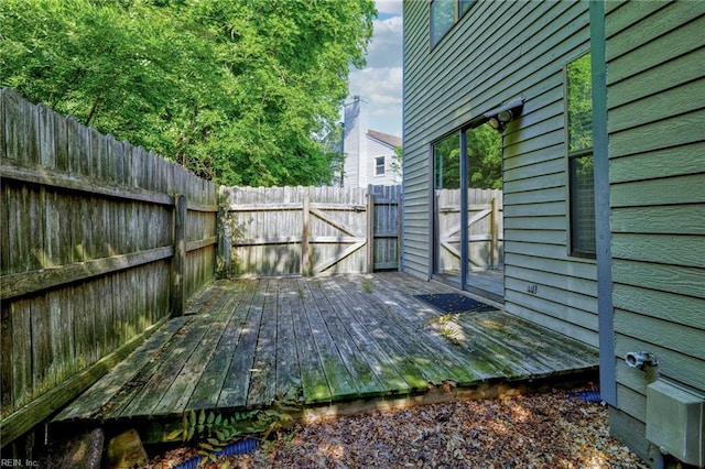 1615 Colonnade Cres, Virginia Beach, VA 23451 - deck featuring a fenced backyard and a gate