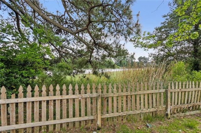 1312 E Norcova Dr, Norfolk, VA 23502 - view of yard featuring fence