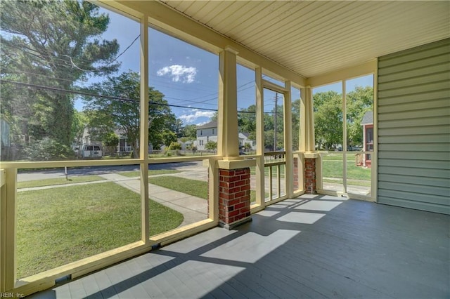 2622 Harrell Ave, Norfolk, VA 23509 - view of unfurnished sunroom