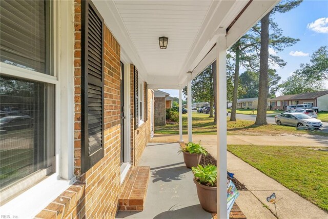 2050 Midway Ave, Chesapeake, VA 23324 - view of patio with covered porch