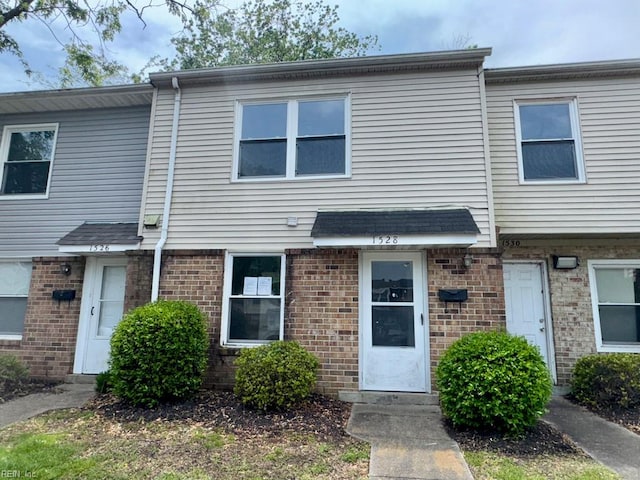 1528 Darren Cir, Portsmouth, VA 23701 - multi unit property featuring brick siding