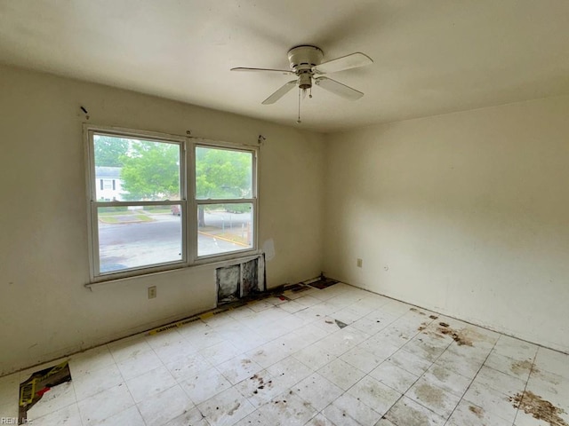 1528 Darren Cir, Portsmouth, VA 23701 - spare room featuring a ceiling fan