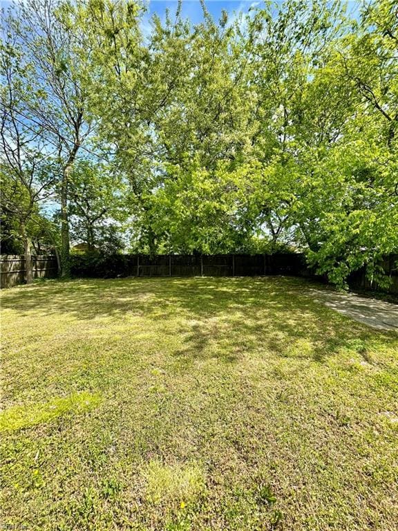 222 Chesterfield Rd, Hampton, VA 23661 - view of yard