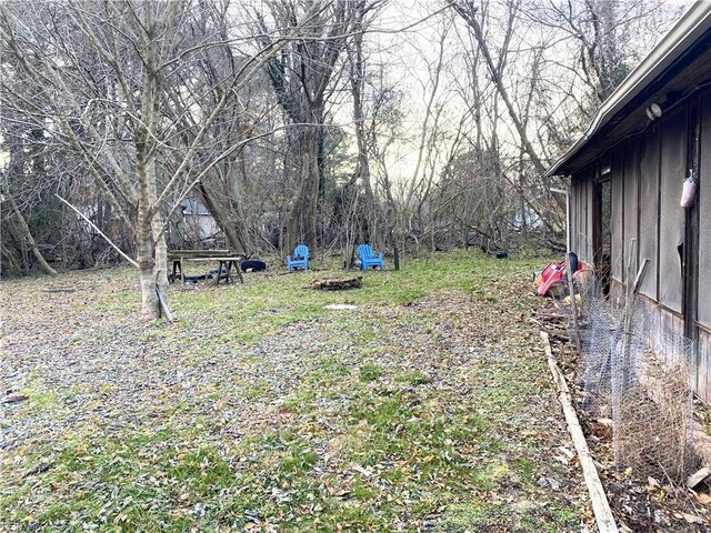 3810 Seaford Rd, Seaford, VA 23696 - view of yard