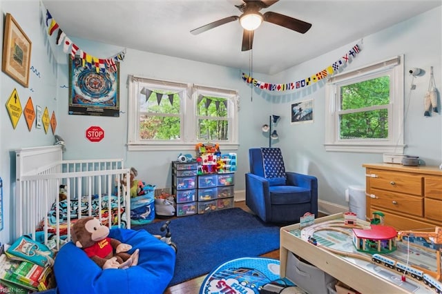 bedroom with ceiling fan