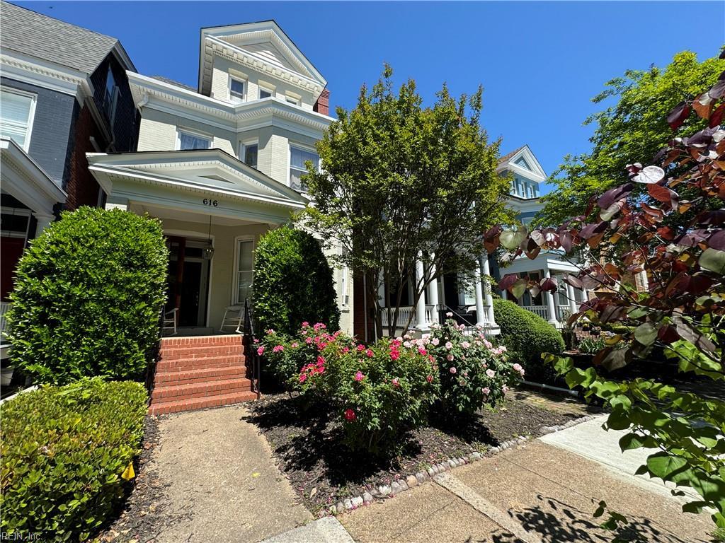 616 Boissevain Ave, Norfolk, VA 23507 - view of front of house featuring covered porch