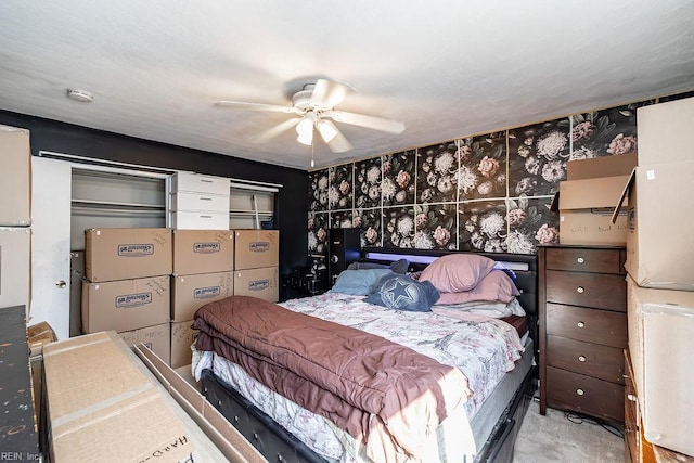 bedroom featuring a ceiling fan