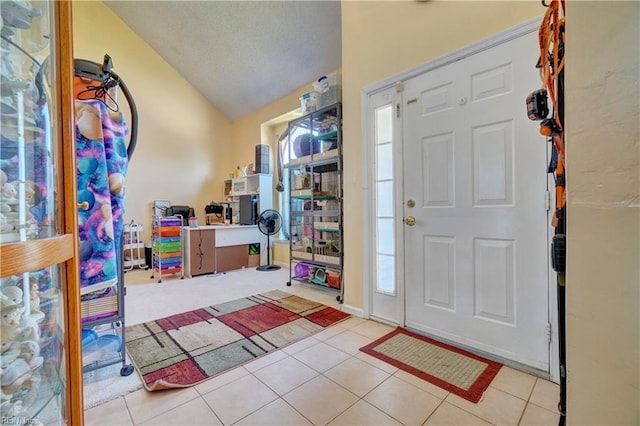 507 Landmark Ct, Chesapeake, VA 23322 - tiled foyer entrance with vaulted ceiling and carpet
