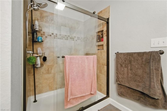 1725 Burson Dr, Chesapeake, VA 23323 - bathroom with a tile shower