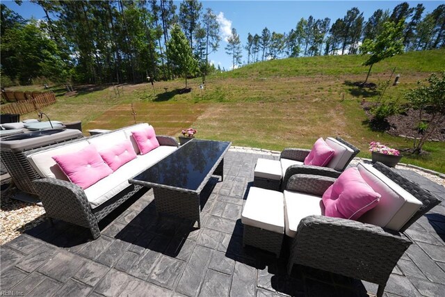 3432 Foxglove Dr, Toano, VA 23168