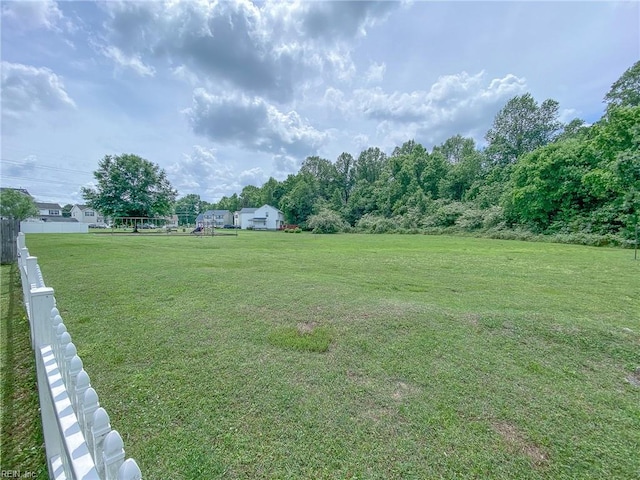1242 Woods Edge Cir, Suffolk, VA 23434 - view of yard