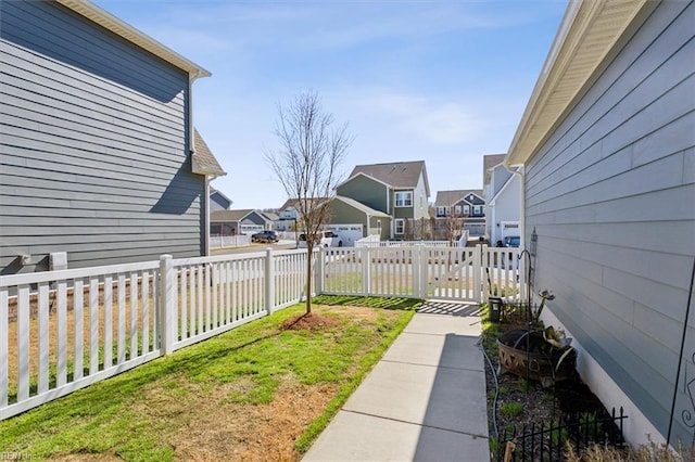 909 Porte Crayon St, Chesapeake, VA 23323 - fenced backyard featuring a residential view