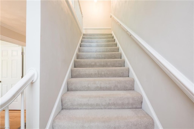 338 W Olney Rd, Norfolk, VA 23507 - stairway with ornamental molding