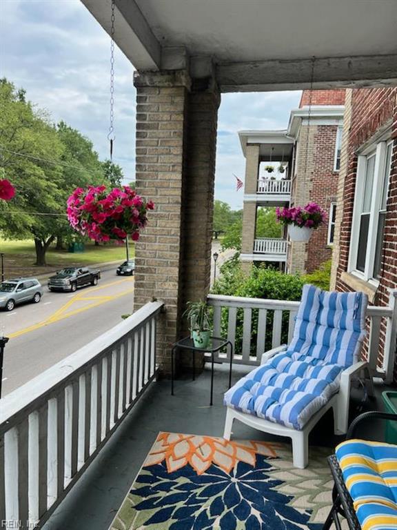 balcony with a porch