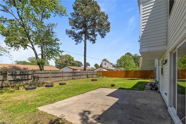 view of yard with a patio area
