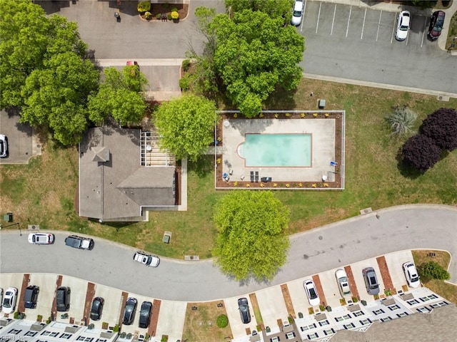 703 Lakeview Cv, Smithfield, VA 23430 - aerial view of a pool