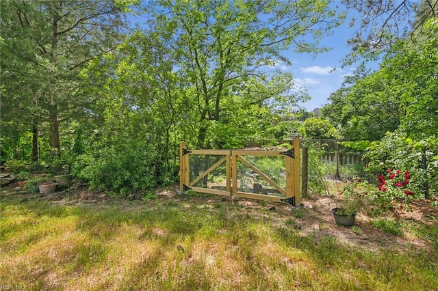 16 Windy Point Dr, Poquoson, VA 23662 - view of gate