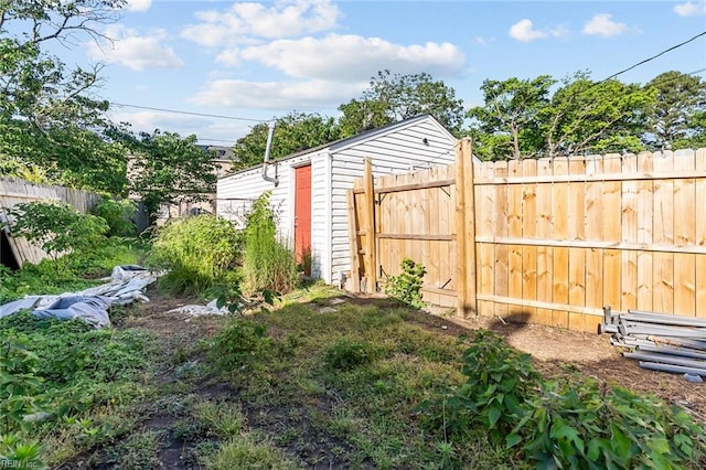 6459 Clare Rd, Norfolk, VA 23513 - view of yard with fence