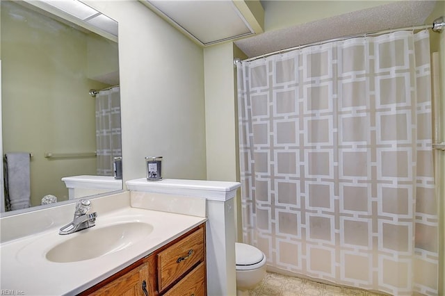 841 Masters Trl, Newport News, VA 23602 - bathroom with toilet, vanity, and a shower with curtain