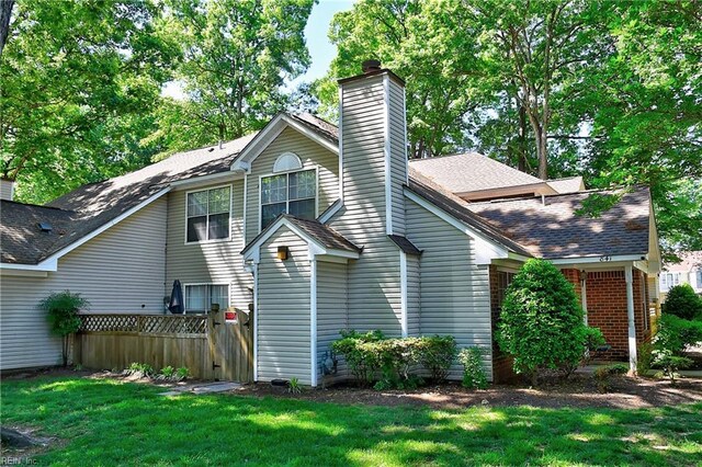 841 Masters Trl, Newport News, VA 23602 - back of property with a chimney