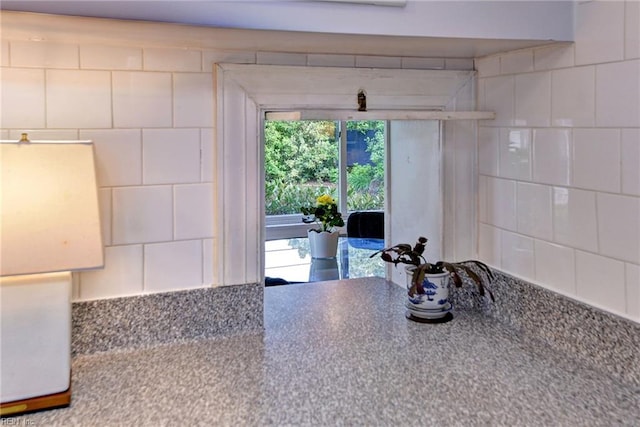 21 Westover Rd, Newport News, VA 23601 - detailed view of tasteful backsplash