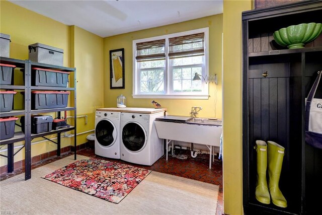 21 Westover Rd, Newport News, VA 23601 - washroom with washer and clothes dryer