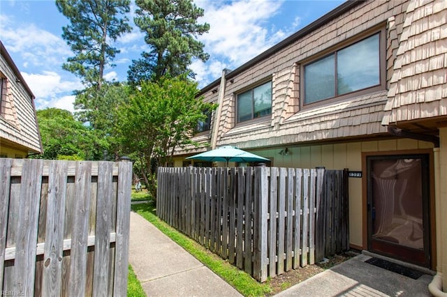 1371 Granada Ct, Newport News, VA 23608 - view of home's exterior with fence