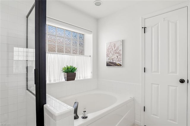 3009 Hogan Way, Suffolk, VA 23435 - full bath featuring a garden tub