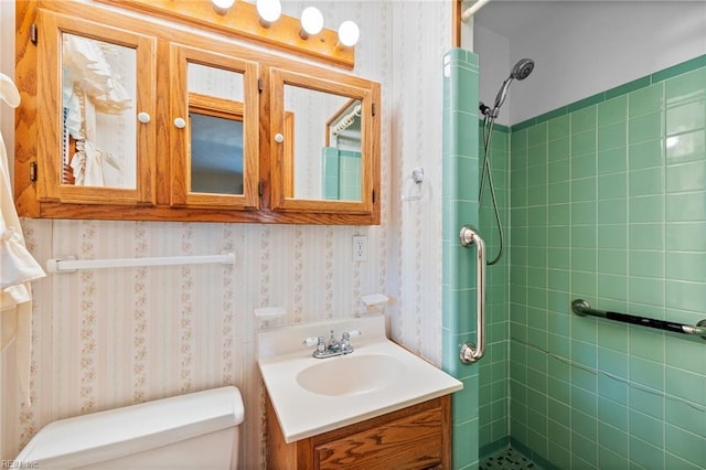 2916 Taylor Rd, Chesapeake, VA 23321 - full bath featuring tiled shower, toilet, vanity, and wallpapered walls