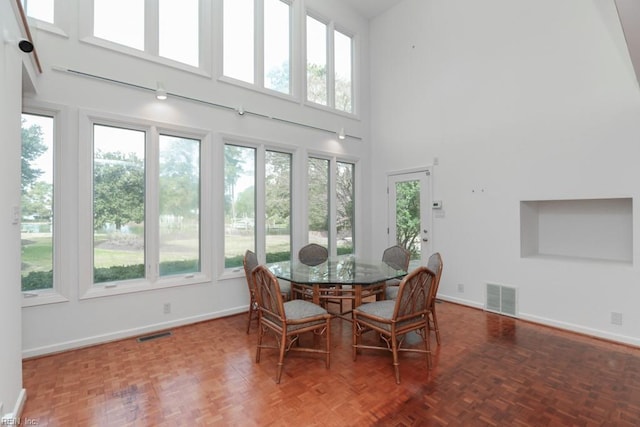 6025 River Rd, Norfolk, VA 23505 - sunroom / solarium featuring plenty of natural light