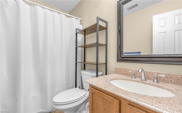 187 N Hunt Club Run, Newport News, VA 23608 - bathroom with toilet, vanity, a textured ceiling, and a shower with curtain