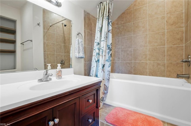 816 Dawson Cir, Chesapeake, VA 23322 - bathroom with shower / bathtub combination with curtain and vanity