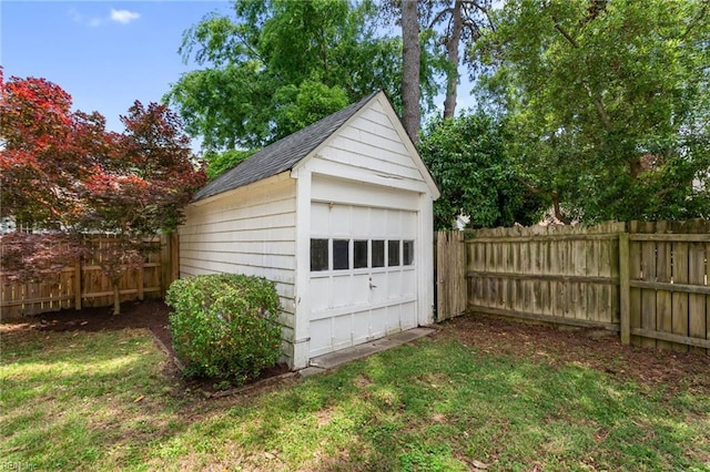 view of detached garage