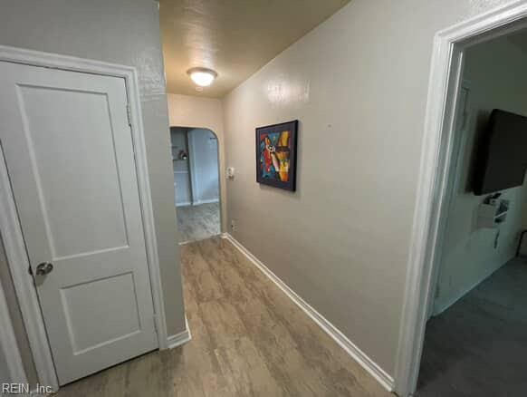 220 Chesterfield Rd, Hampton, VA 23661 - corridor featuring wood finished floors and baseboards