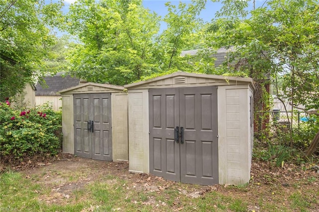 13024 Green Grove Ln, Newport News, VA 23608 - view of shed with fence