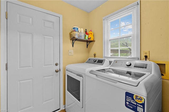 3412 Winterhawk Ct, Chesapeake, VA 23323 - laundry room featuring independent washer and dryer